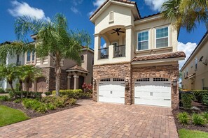 Exterior - Luxury Reunion 7 Bed w/ Private Pool and Golf View (Four Corners)