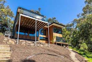 Unclassified image, 2 of 14, button - Lorne Hiatus (Lorne)