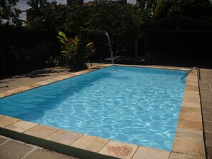 Sisäuima-allas, ulkouima-allas