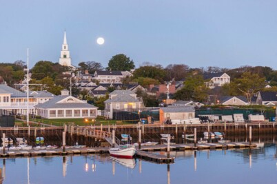 Island’s best “walk everywhere” location. ❤️ 2026 dates + car ferry available!