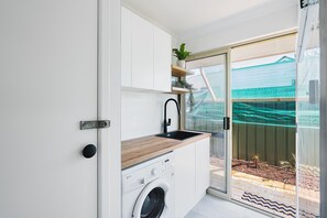 Interior - Busselton Family Holiday House - by the bay (Busselton)