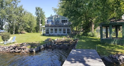 Waterfront cottage, two docks, great fishing, open to Oneida Lake, lg yard