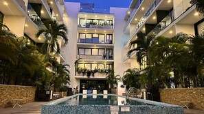 Outdoor pool, a heated pool