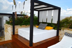 1 bedroom, in-room safe, desk, iron/ironing board