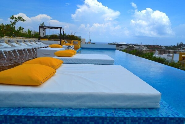 Outdoor pool, a heated pool