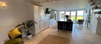 Prachtig eigendom aan het strand - uitzicht op zee elke kamer en toegang tot uitgestrekte strand