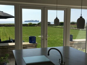 Interior - Stunning beachfront property - sea views every room & access to expansive beach (Liverpool)