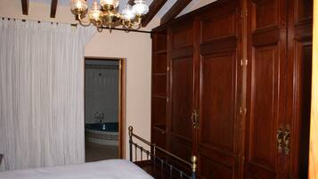 6 bedrooms, iron/ironing board, travel crib, WiFi