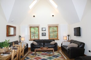 TV, DVD player, video library, stereo - Luxury Yellowcraig Loft close to beaches and golf at Gullane/Muirfield (Dirleton)