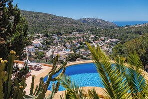 Piscina a l'aire lliure 