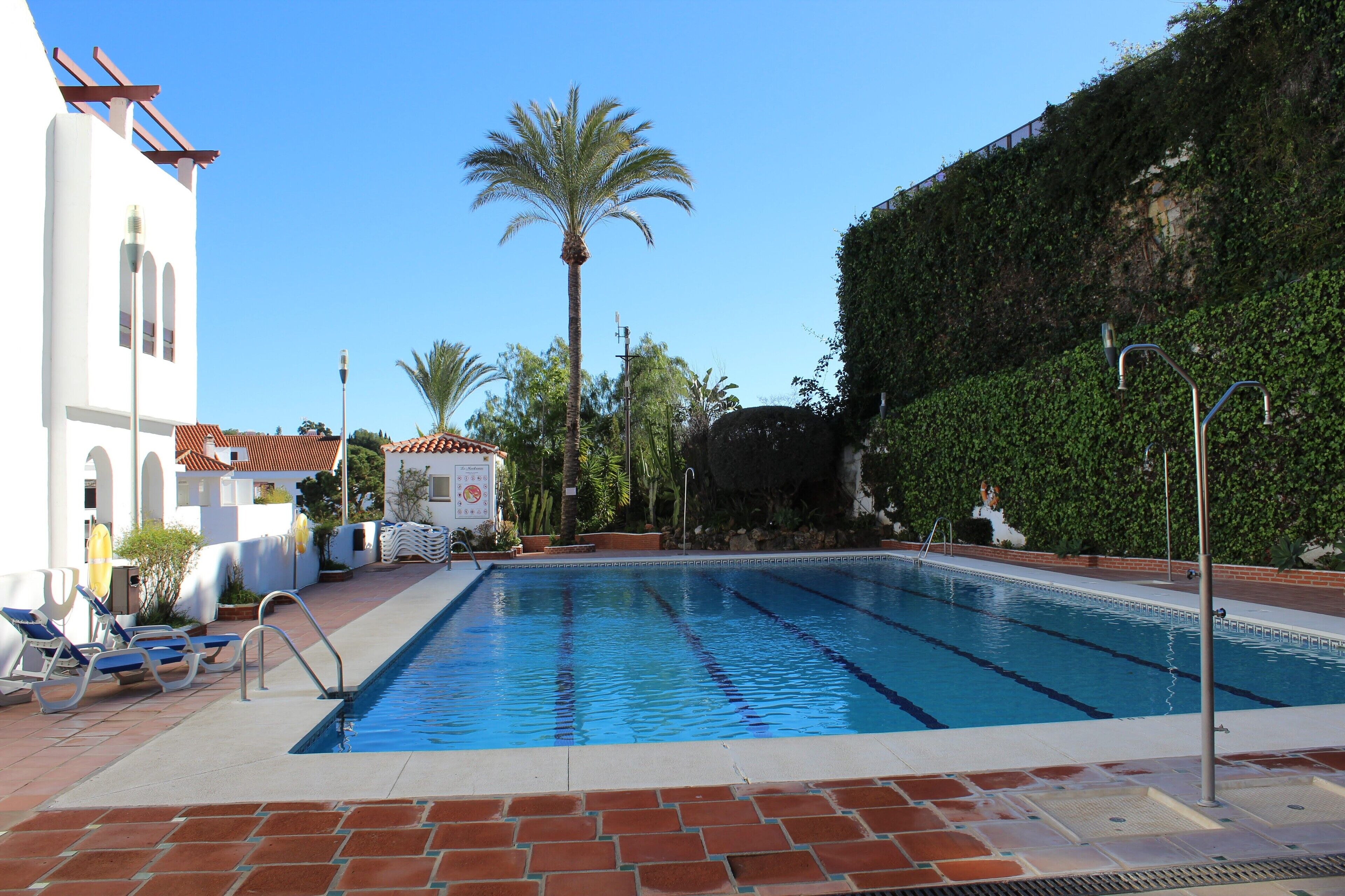 حمّام سباحة خارجي، حمّام سباحة مُدفَّأ