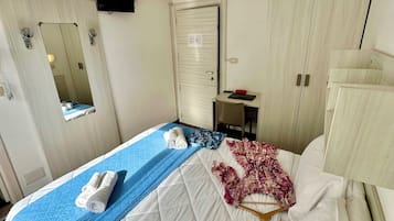 Schreibtisch, schallisolierte Zimmer, kostenloses WLAN, Bettwäsche