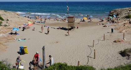 Spacious and bright designer apartment next to Playa Larga