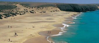 Villa with heated pool, garden and close to the beaches