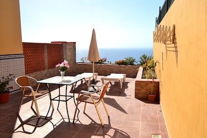 Casa Junonia Apartments, with terrace, Bajo C