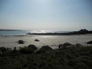 Una spiaggia nelle vicinanze