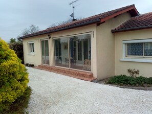 Exterior detail - 3 Bed Gite with Private Pool near Bergerac, Dordogne (Cahuzac)