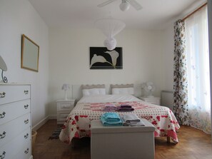 3 bedrooms, iron/ironing board, travel crib, free WiFi - 3 Bed Gite with Private Pool near Bergerac, Dordogne (Cahuzac)