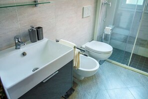 Hair dryer, towels - bright apartment fully restored (murano)