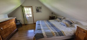 2 makuuhuonetta, silitysrauta/-lauta, vauvan matkasänky, ilmainen Wi-Fi