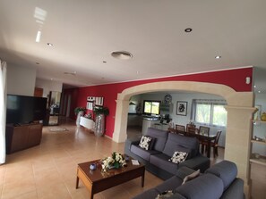 Smart TV, reproductor de DVD y estéreo 