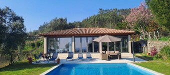 Stunning Mountain Retreat, with private pool, BBQ, fire pit, Wifi