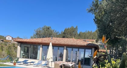 Une maison de rĂȘve, dans les montagnes! 15 minutes de Braga. Avec piscine, BBQ..