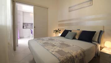 2 bedrooms, iron/ironing board, Internet, bed sheets