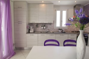 Fridge, microwave, oven, stovetop - SPLENDIDA SINGLE HOUSE IN GATTEO MARE (Gatteo A Mare)