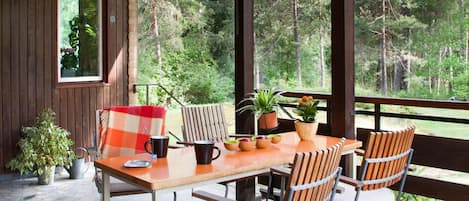 Outdoor dining
