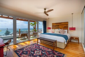 5 bedrooms, desk, iron/ironing board, travel cot - Ericeira Sea View-large family home 5 minutes' walk from the beach (Ericeira)