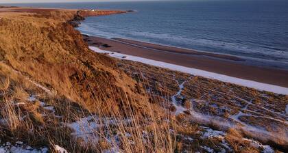 Cottage With Secure Garden, Wood Burning Stove And Sea Views