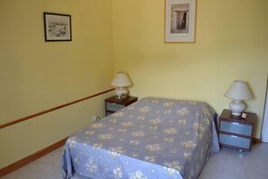 1 bedroom, iron/ironing board, free WiFi, bed sheets - Between Monaco & St Jean Cap Ferrat, Eze bord de Mer, 200 m from the beach (Èze)