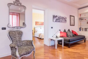 1 bedroom, desk, iron/ironing board, travel cot - Modern and Bright flat near Trastevere (Roma)