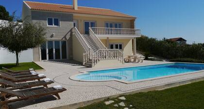 Villa With Heated Private Pool and WiFi