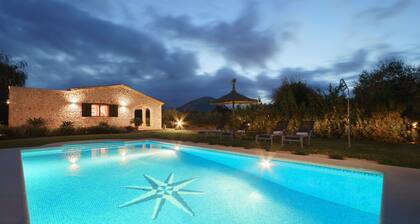 Villa Antonia, with stone walls and natural surroundings