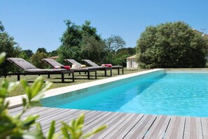 Outdoor pool, a heated pool - Charming Provence... (Rognes)