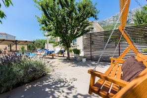 Terrace/patio - Luxury Villa With Pool, Gym, Bicycles And Beautiful Sea View (Kaštel Sucurac)
