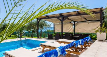 Luxus-Villa mit Pool, Fitnessraum, Fahrräder und schöne Meerblick