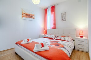 5 室のベッドルーム、WiFi、ベッドシーツ