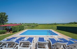 Pool - Beautiful home in Mihatovici (Mihatovici)