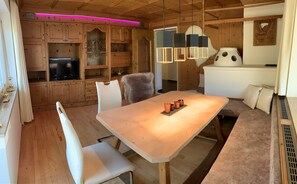 Dining - Holiday house inmidst of ski areas with pool, sauna, solarium & tiled stove (Landeck)