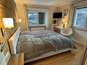 5 chambres, bureau, lit parapluie, Wi-Fi gratuit