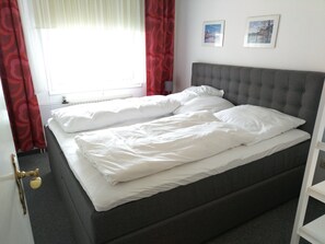 1 室のベッドルーム、WiFi、ベッドシーツ