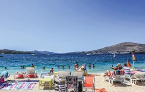 Una spiaggia nelle vicinanze