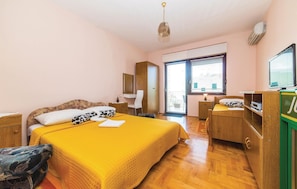 2 bedrooms, in-room safe, free WiFi, bed sheets