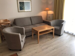 Televisión, reproductor de DVD y estéreo 