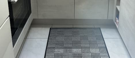 Réfrigérateur, four, plaque de cuisson, lave-vaisselle