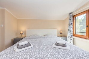 3 bedrooms, WiFi, bed sheets