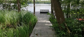 -SANIERTE- Idyllic apartment right on the lake with its own jetty